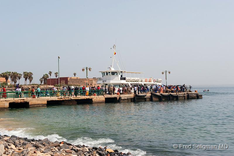 20090528_102616 D3 P1 P1.jpg - Disembarking the ferry at Goree Island